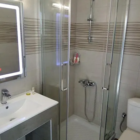 Akti Liakada Hotel 2*