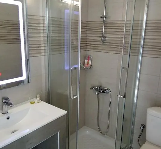 Akti Liakada Hotel 2*